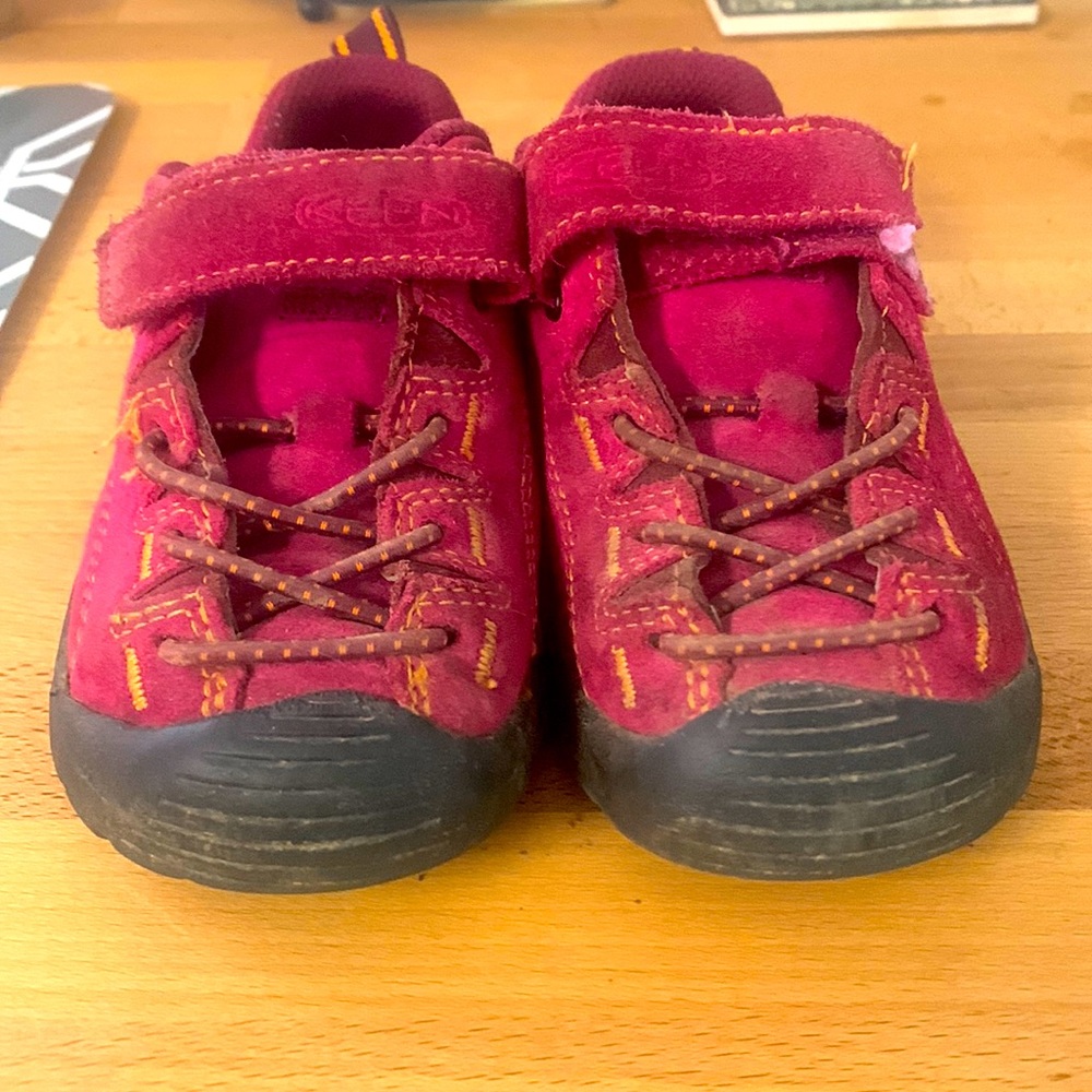 Girls keen hiking sandals
